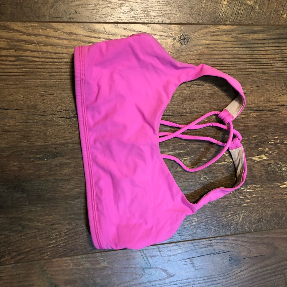 Lululemon free to be bra size 4